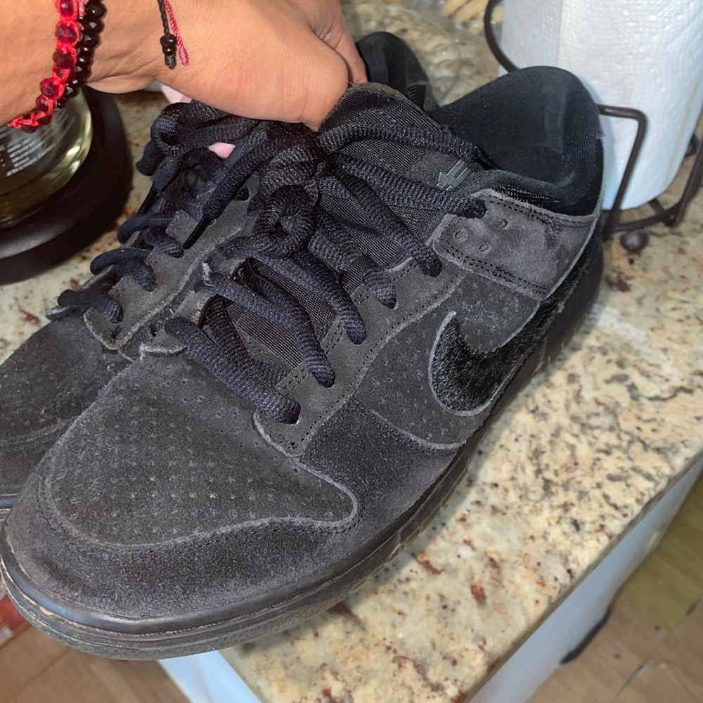 Nike Dunk Low SP
Undefeated 5 On It Black size 10